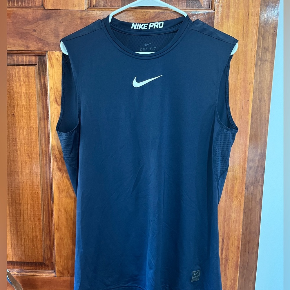 Nike Pro Sleeveless Dri Fit Tank - Medium
